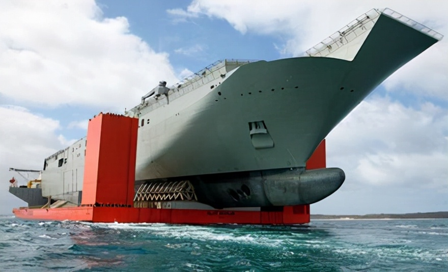 半潜船前进方向,探索与挑战,半潜船探索前行之路,挑战与突破