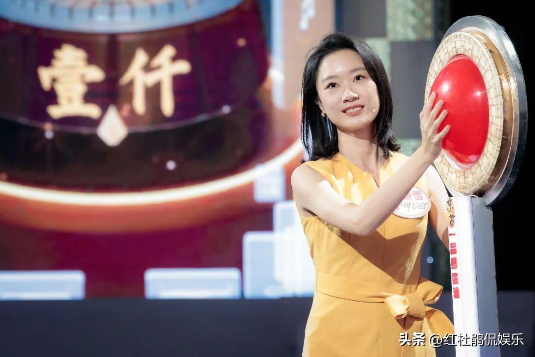 中央电视台军事节目男主持人,坚韧、智慧与魅力的完美结合,中央电视台军事节目男主持人,坚韧智慧的魅力风采