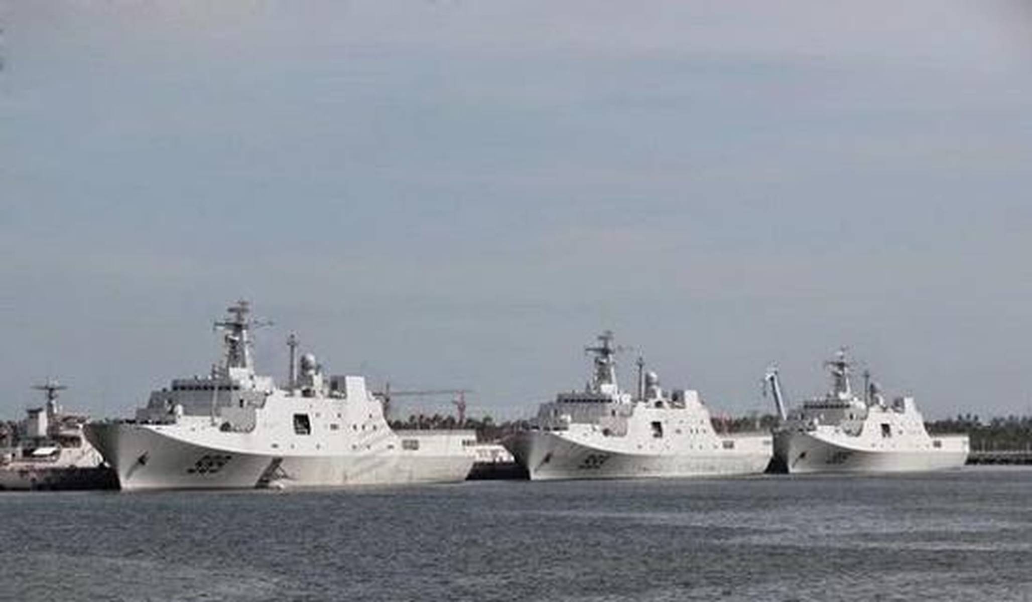 关于我国海军舰艇071型船坞运输舰的服役数量解析,我国海军舰艇071型船坞运输舰服役数量解析