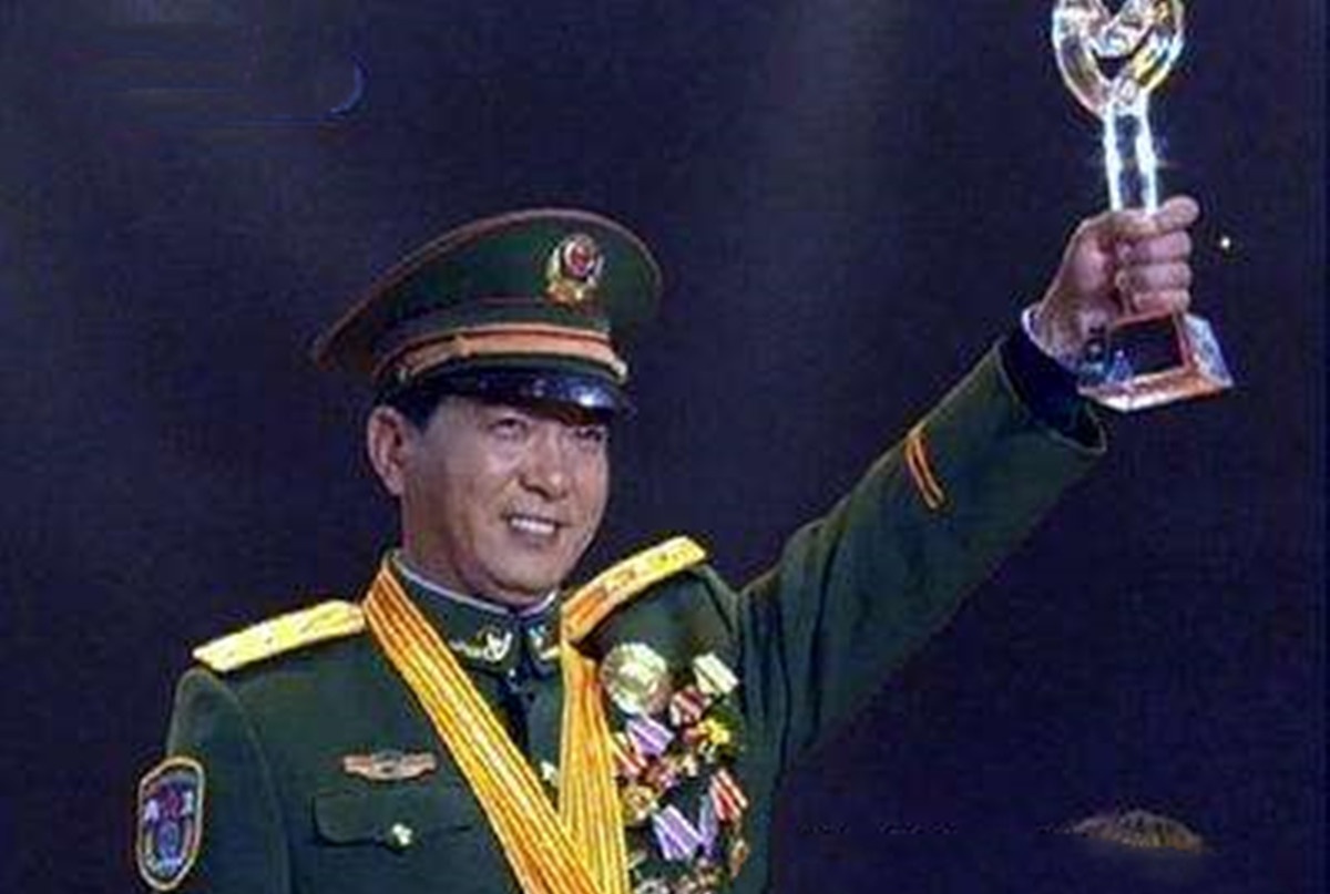 丁晓兵的精神品质,坚韧不拔,永不止步,丁晓兵,坚韧不拔,永不止步的精神典范