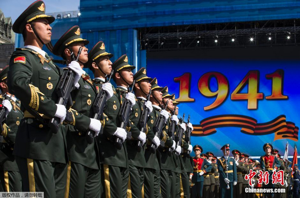 中国解放军参加俄罗斯阅兵,跨越国界的军事友谊与共同安全追求,中俄军事友谊与共安追求,中国解放军参加俄罗斯阅兵跨展国界的力量