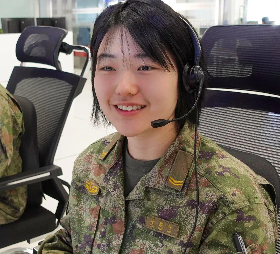 话务女兵,通信线上的铿锵玫瑰,话务女兵,通信线上的铿锵玫瑰战士