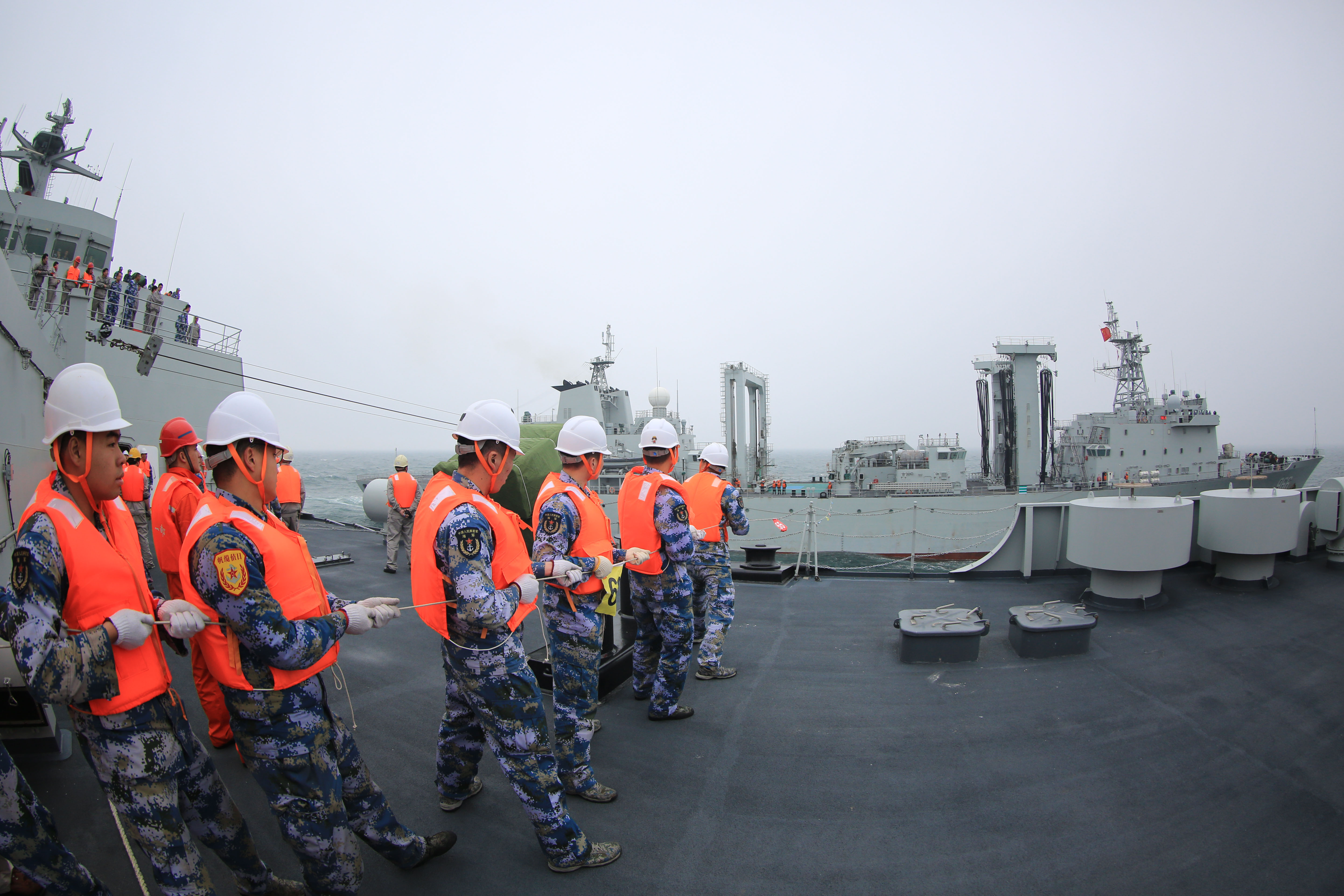 海军上舰,艰苦之旅的背后原因,海军上舰之旅,艰苦之旅的背后探寻