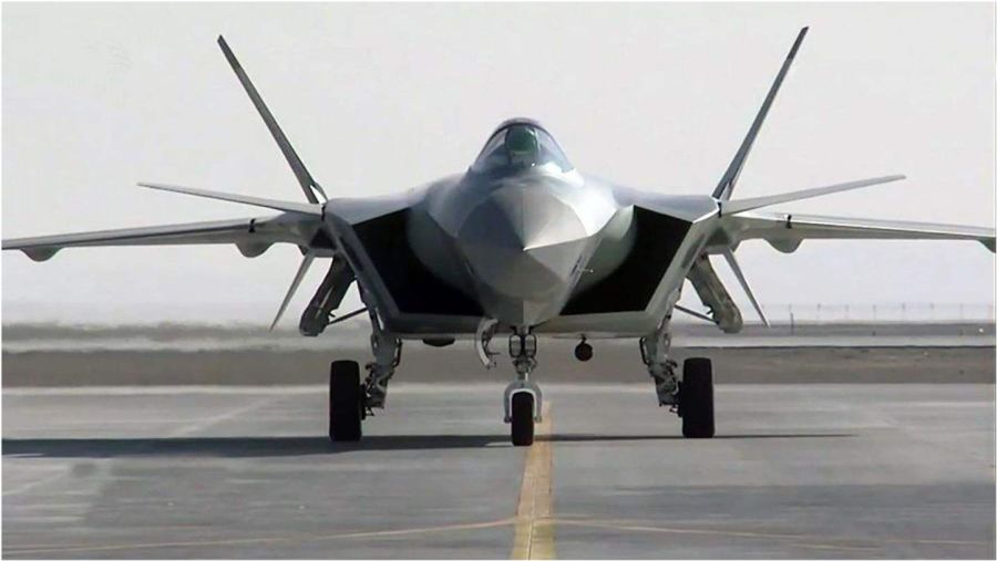 歼8战斗机起落架的创新设计,直接装在机身上,歼8战斗机创新起落架设计,机身直接安装,提升性能新篇章