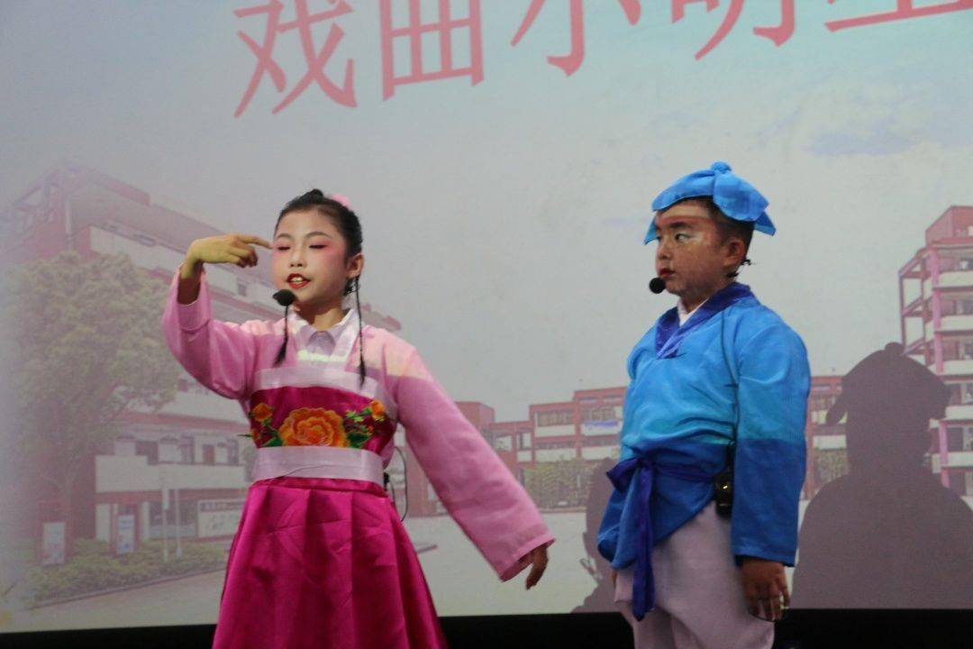 东风41学校校园戏曲小明星——璀璨新星在校园戏曲文化中绽放光彩,东风41学校戏曲小明星,校园戏曲文化中的璀璨新星