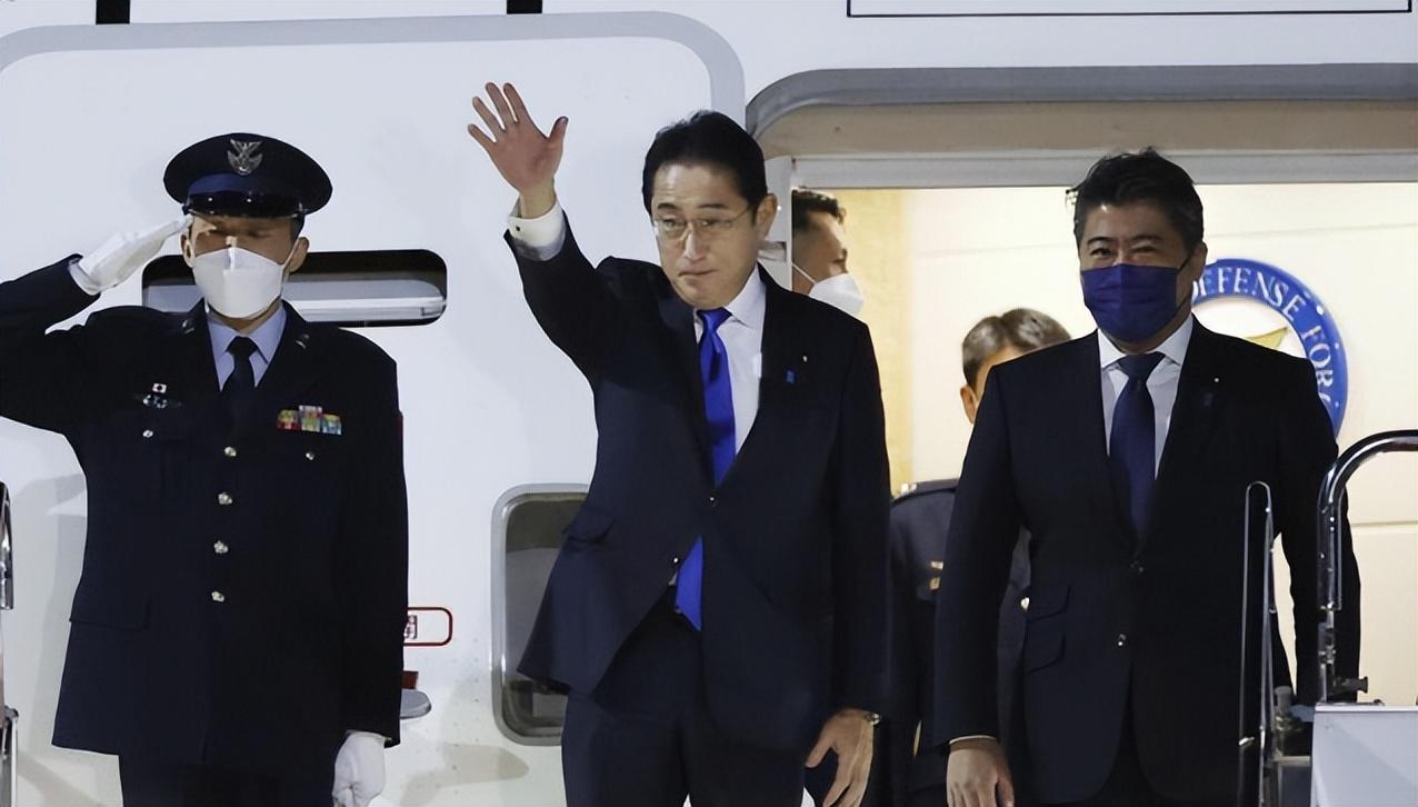 揭秘中国海军的杰出代表,052B型驱逐舰详细介绍,揭秘中国海军的杰出代表,052B型驱逐舰深度解析