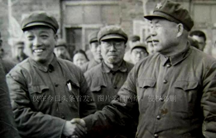 中国空军背景图片，历史与现代的壮丽画卷，中国空军背景图片，历史与现代的壮丽画卷展示空中力量风采