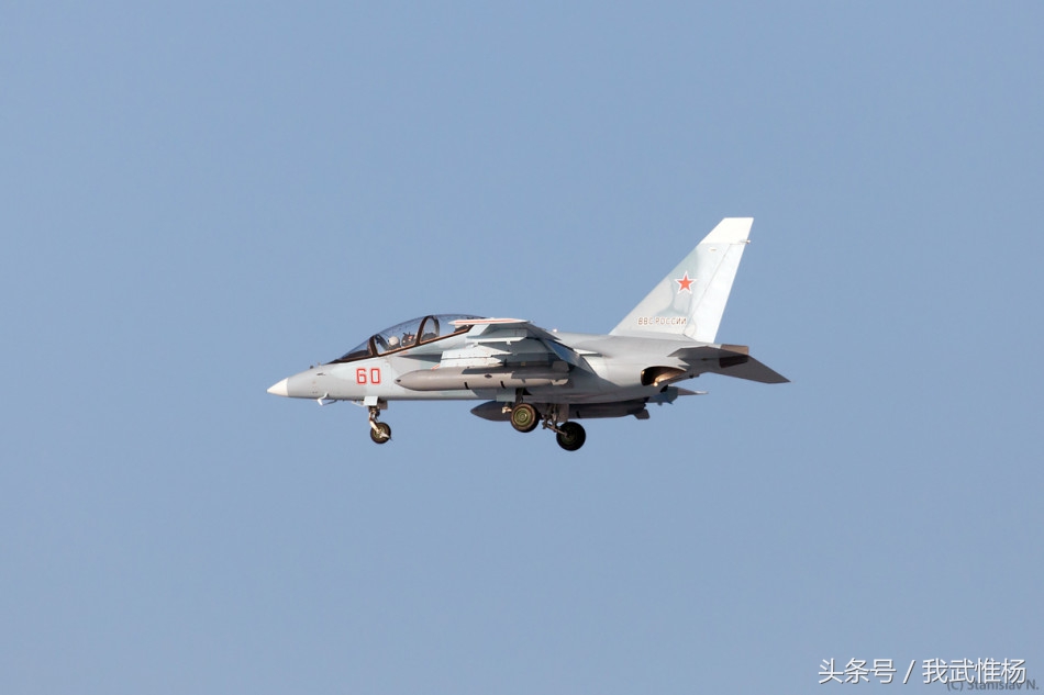 雅克-130教练机单价解析，性能与成本之间的权衡，雅克-130教练机单价解析，性能与成本的权衡之道