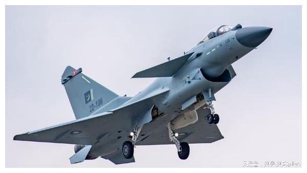 歼-10与KF-21，空中力量的两大新星对比研究，歼-10与KF-21，空中力量新星对比研究