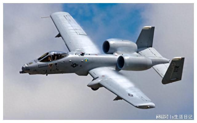 揭秘A-10攻击机双座战斗系统，空中力量的独特支柱，揭秘A-10攻击机双座战斗系统，空中力量的独特支柱解析