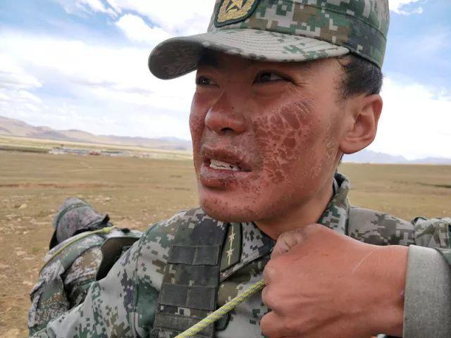 中国军人照片大全图片,英勇无畏,忠诚担当的象征,中国军人照片集锦,英勇无畏,忠诚担当的象征展