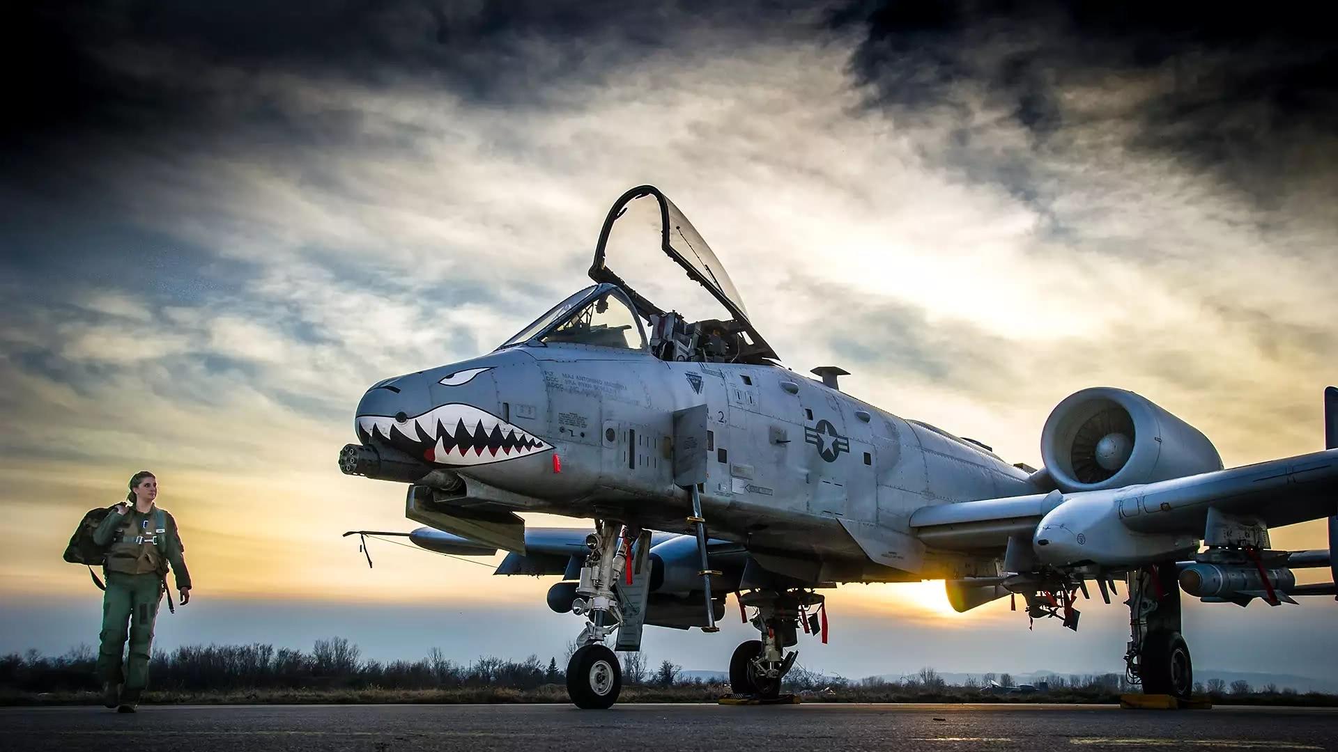 A-10攻击机,暴力美学的代表作,A-10攻击机,暴力美学的巅峰之作