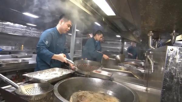 南昌舰造价揭秘，揭示巨额投入背后的故事，南昌舰巨额造价揭秘，背后投入的故事浮出水面