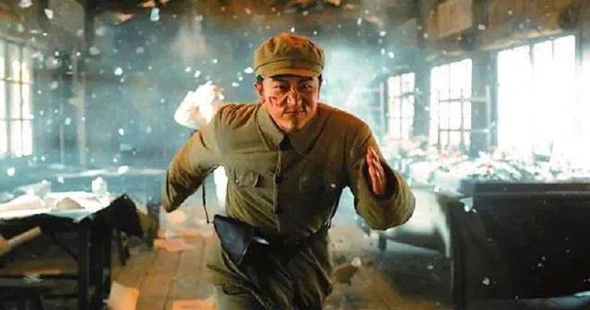 长津湖中谁是内鬼,迷雾之下的英雄身影,长津湖迷雾中的英雄身影,谁是真正的内鬼?