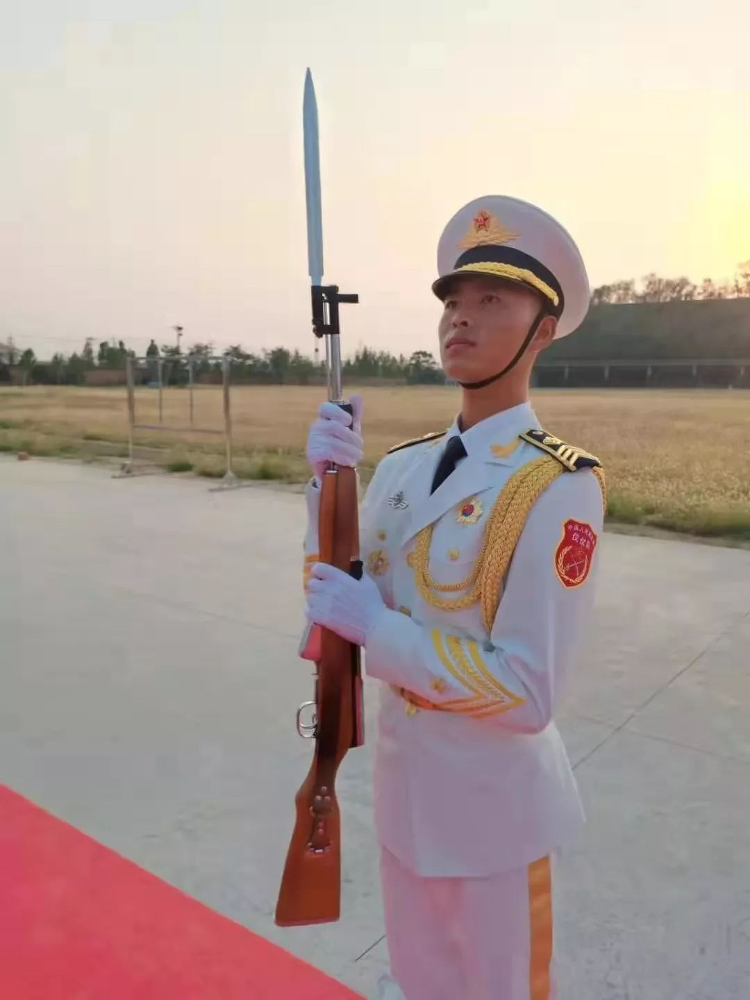 三军仪仗队护旗手，荣耀与责任的象征，三军仪仗队护旗手，荣耀与责任的代表