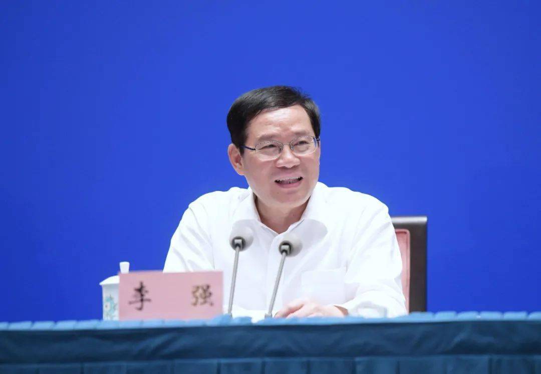 着眼于深入推进,构建持续发展的未来蓝图,构建持续未来蓝图,深入推进发展之路