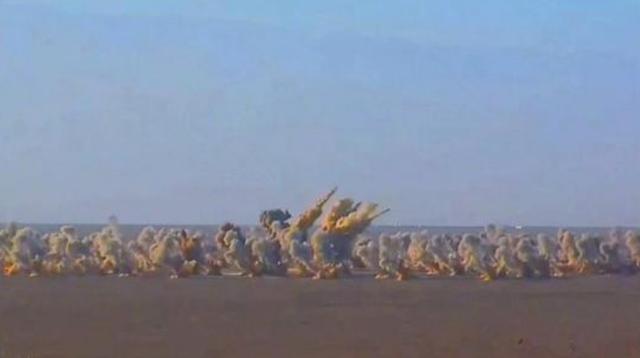 歼-16战机投弹视频,展现中国空军力量的震撼瞬间,歼-16战机投弹瞬间,中国空军力量的震撼展现