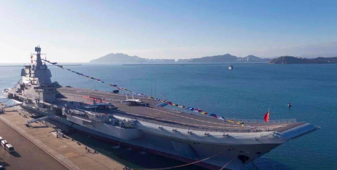 山东舰常态化穿航台海,展示实力,维护稳定,山东舰常态化台海巡航,展示实力,维护稳定