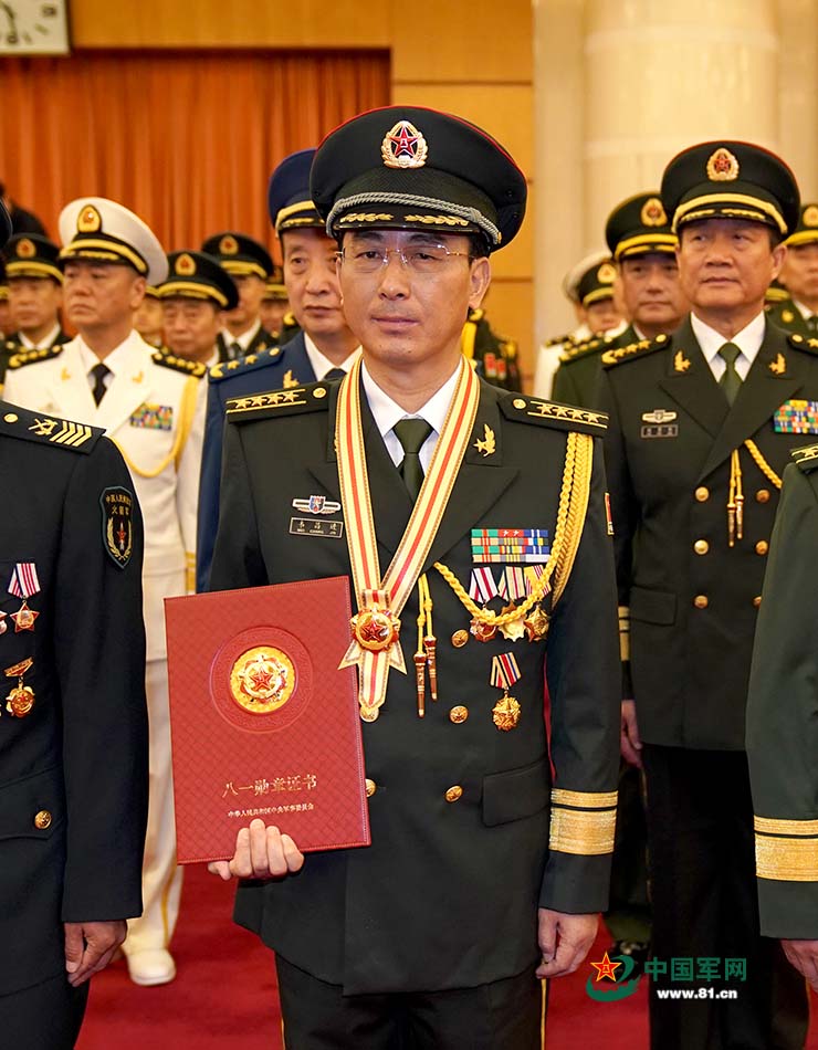 上将与八一勋章,待遇对比与解析,上将与八一勋章,待遇对比及深度解析