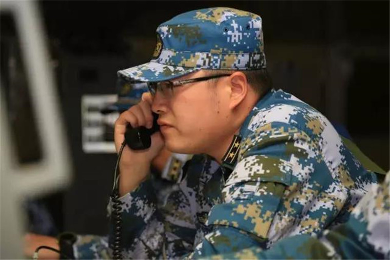 郑州舰舰长开讲，海洋战略与海军使命，郑州舰舰长深度解读，海洋战略与海军的使命