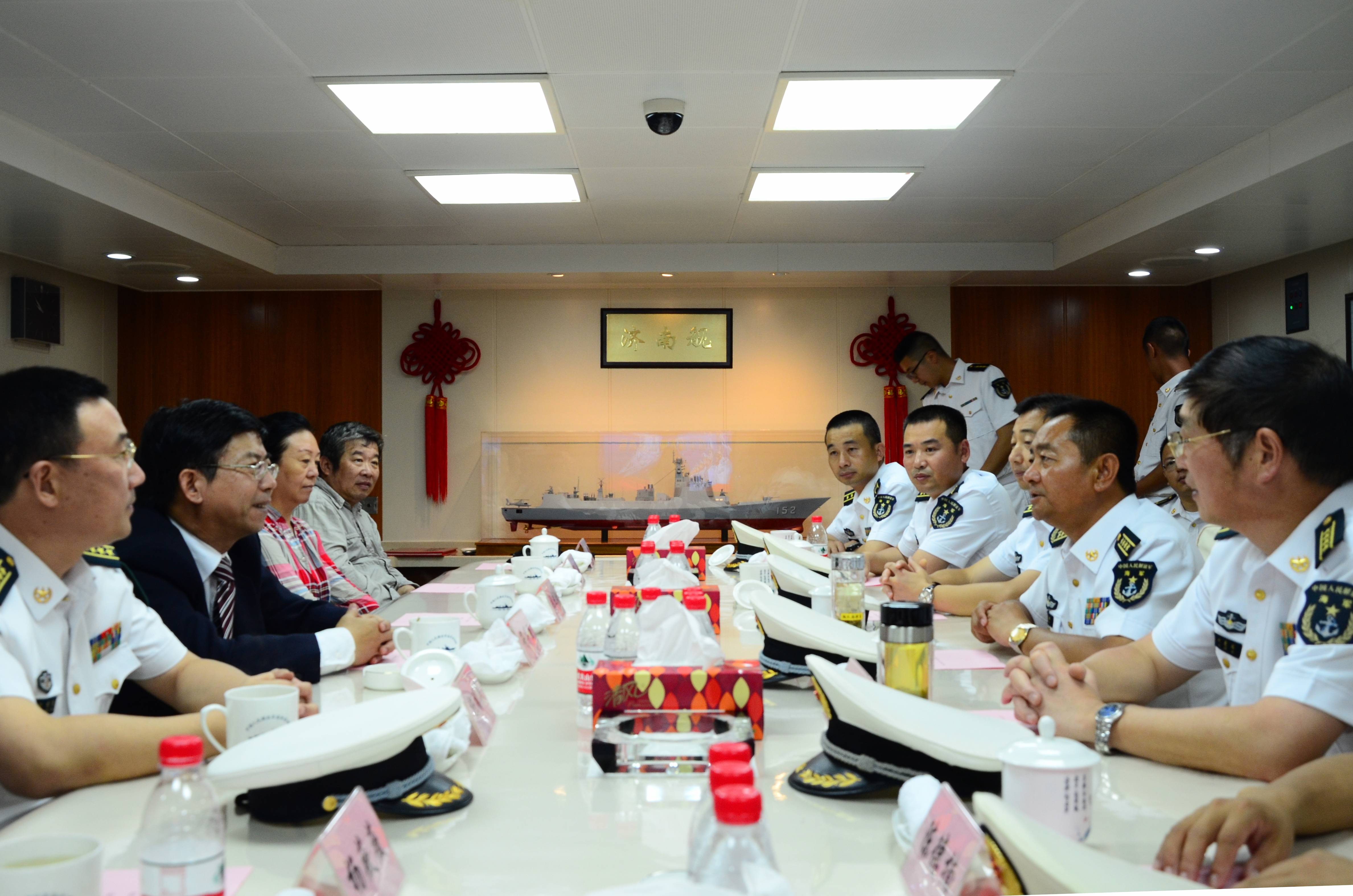 济南舰首任舰长，勇担重任，铸就辉煌，济南舰首任舰长勇担重任，铸就传奇辉煌