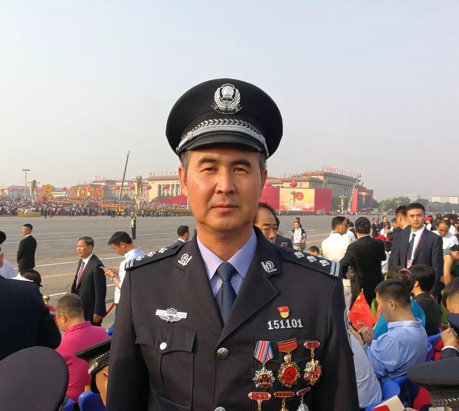 阅兵仪式中的民族团结方阵，展现多元一体的华夏风采，阅兵仪式中的民族团结方阵，展现华夏多元一体风采