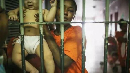 关塔那摩监狱中的女性囚犯,挑战与反思,关塔那摩监狱女性囚民的挑战与反思