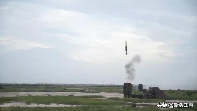 红旗-12防空导弹系统，依旧坚守岗位的守护者，红旗-12防空导弹系统，守护岗位的坚定卫士